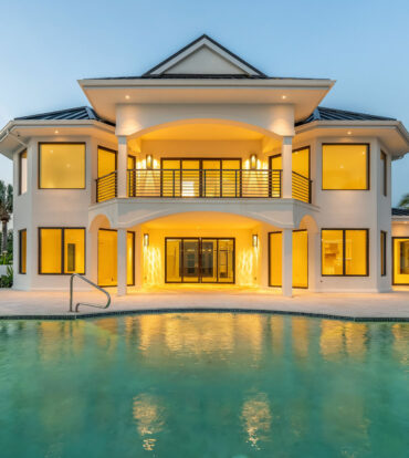 INFINITY RIDGE PROSPECT POINT BEACHFRONT HOME