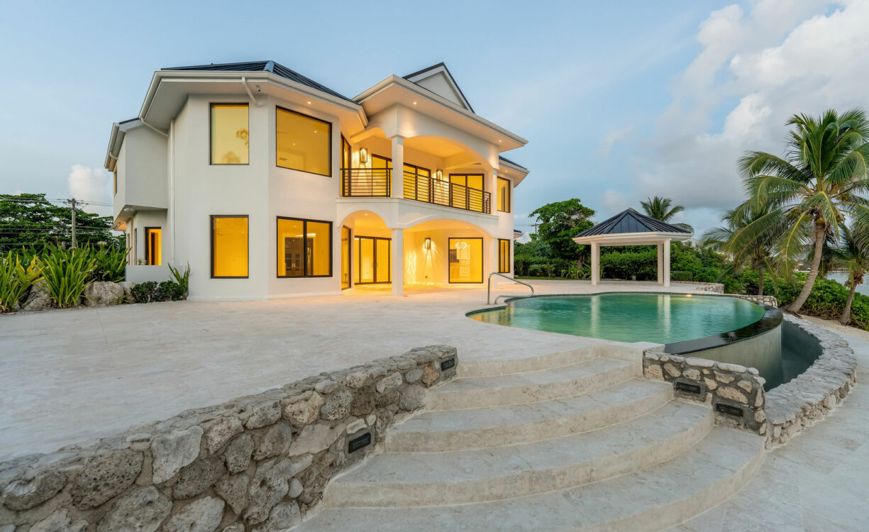 INFINITY RIDGE PROSPECT POINT BEACHFRONT HOME