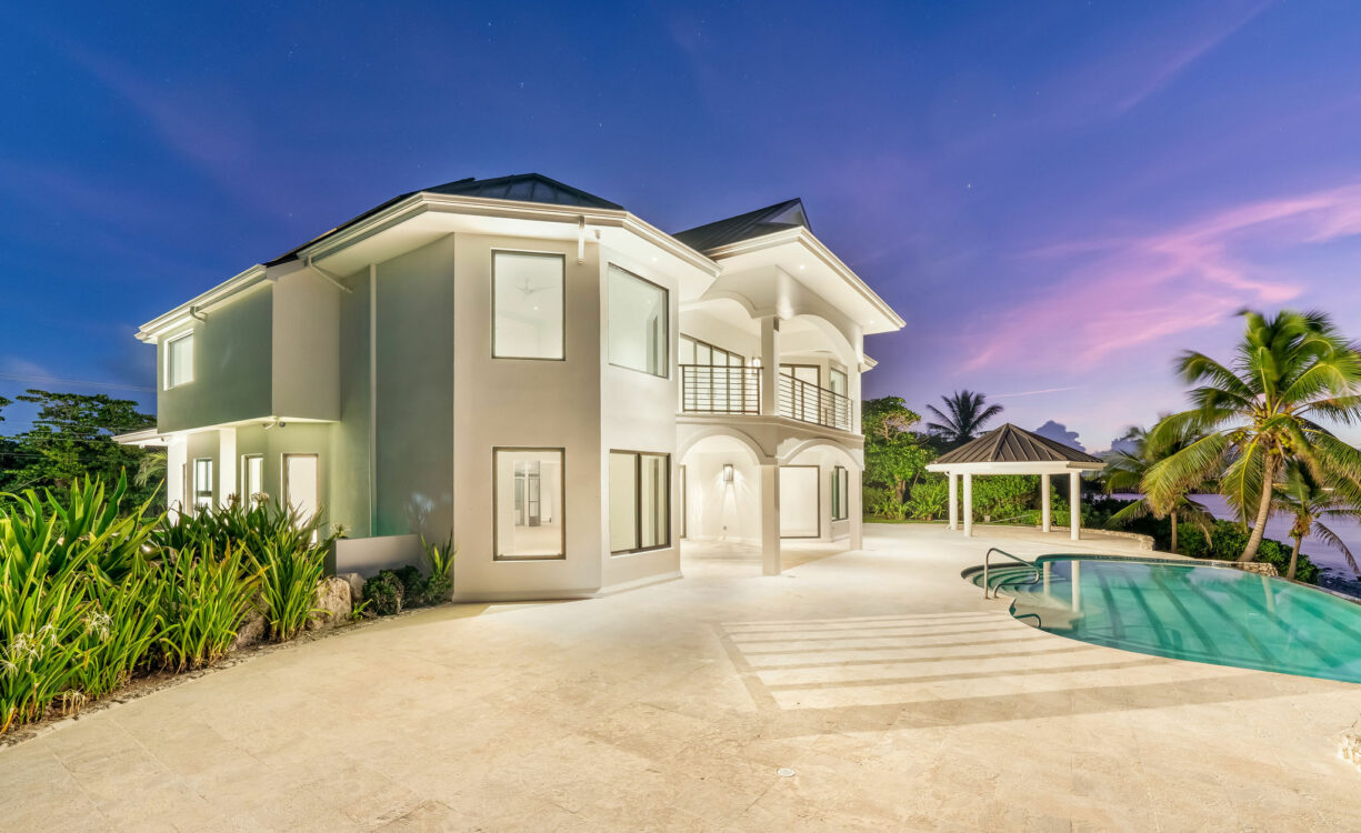 INFINITY RIDGE PROSPECT POINT BEACHFRONT HOME