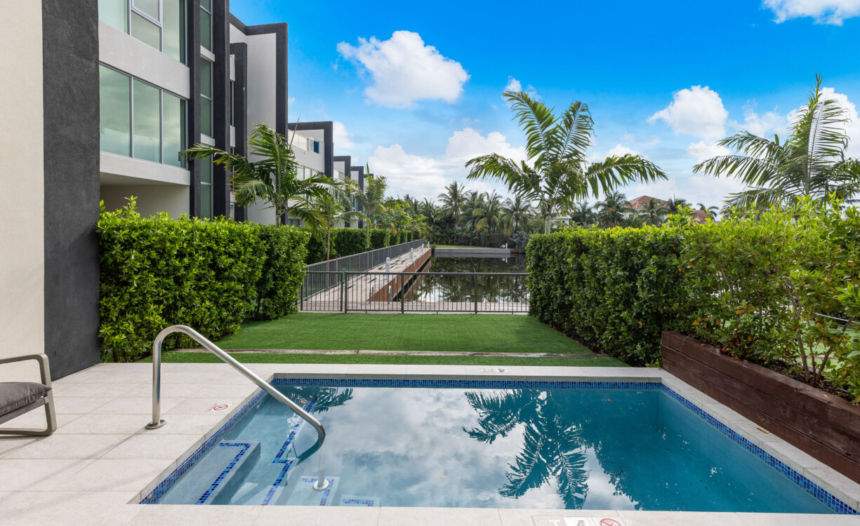 ONE CANAL POINT 10 WITH BOAT DOCK