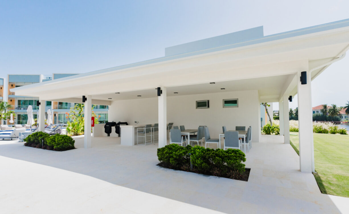 ONE CANAL POINT 10 WITH BOAT DOCK