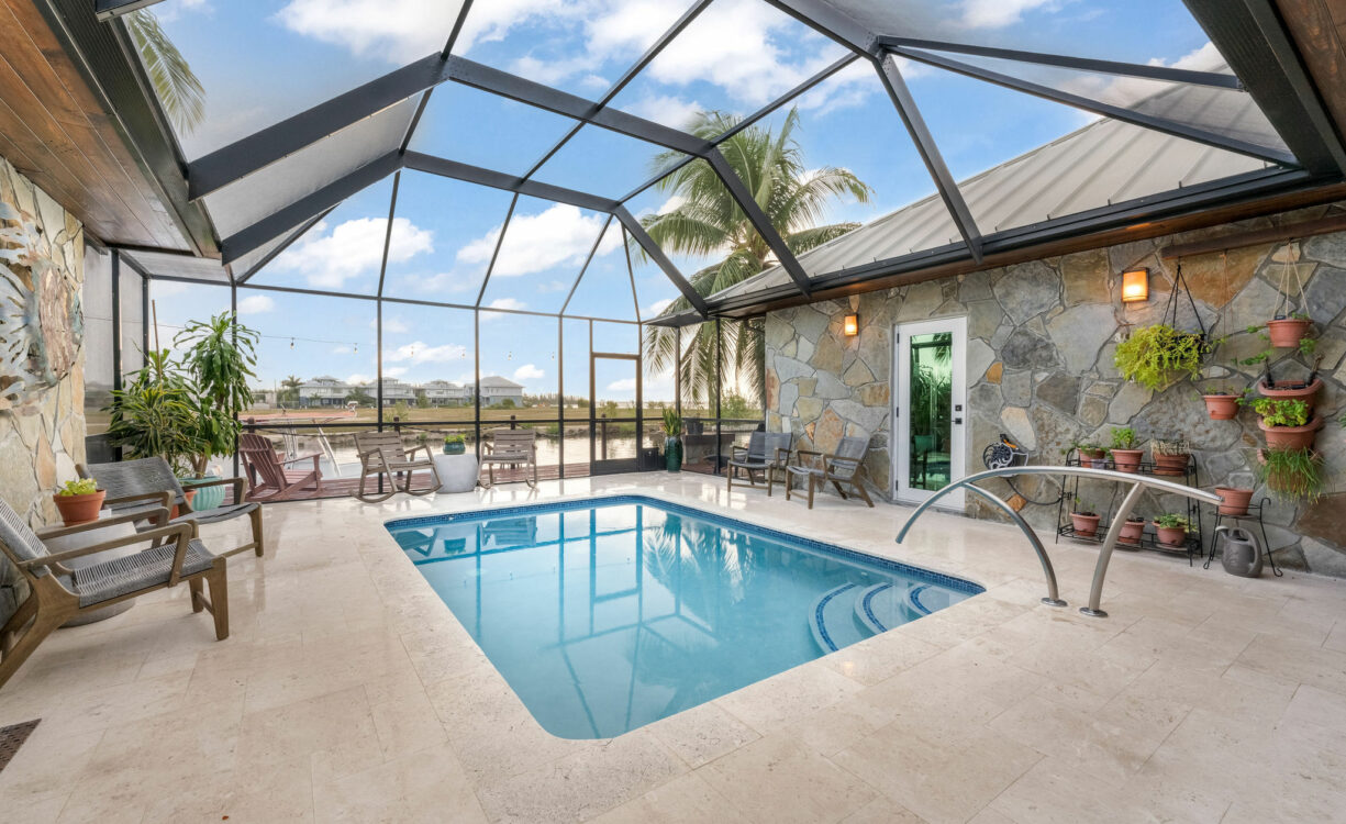 PROSPECT DRIVE 601, CANAL FRONT HOME