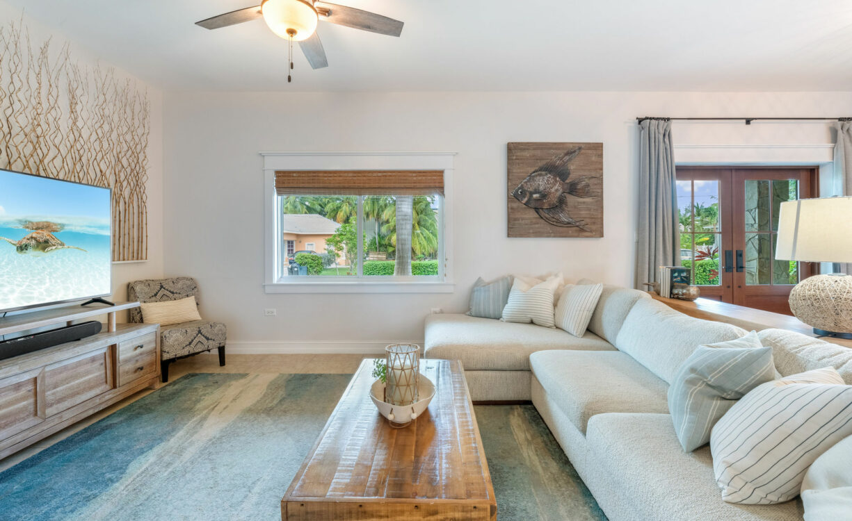 PROSPECT DRIVE 601, CANAL FRONT HOME