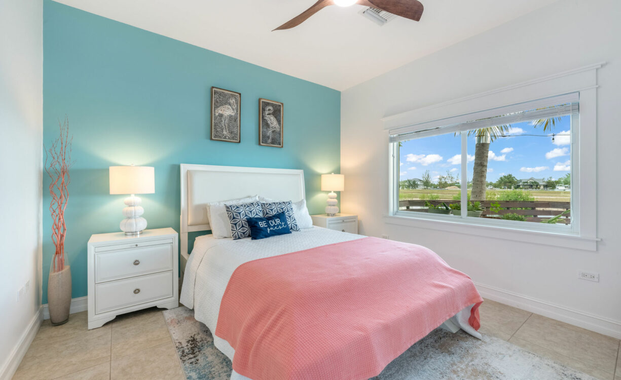 PROSPECT DRIVE 601, CANAL FRONT HOME