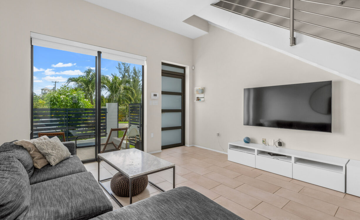 VELA 51, SOUTH SOUND TOWNHOME