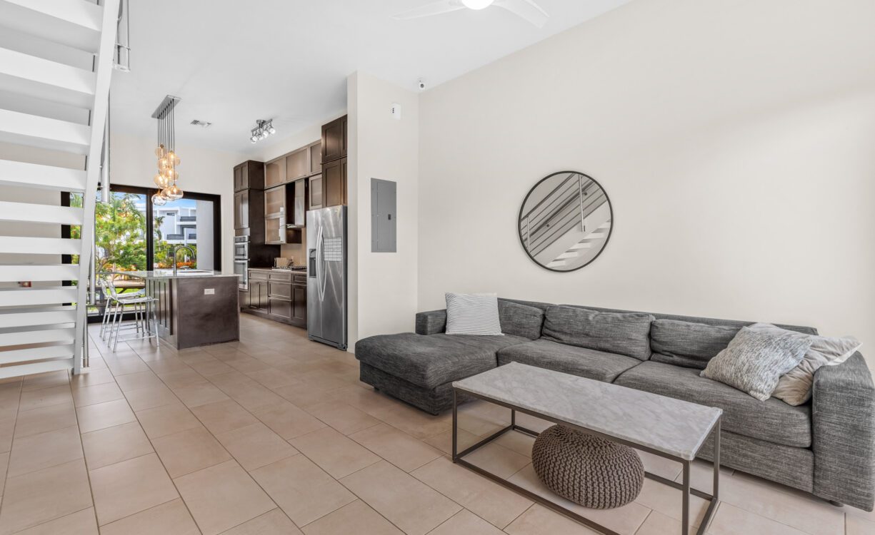 VELA 51, SOUTH SOUND TOWNHOME