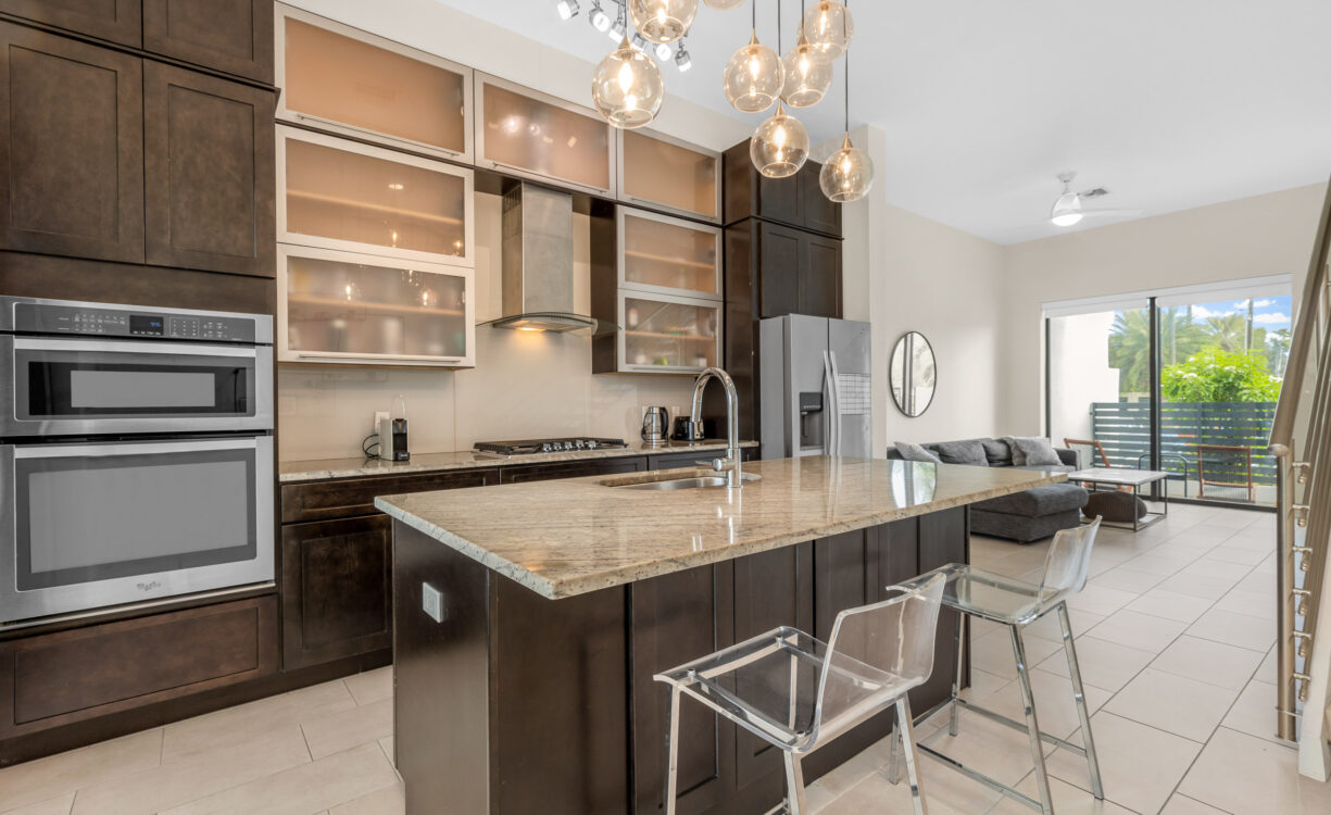 VELA 51, SOUTH SOUND TOWNHOME