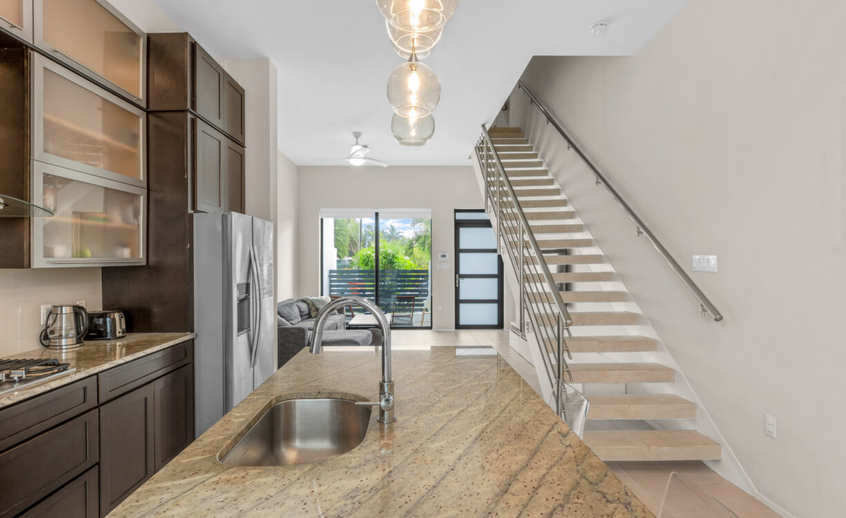 VELA 51, SOUTH SOUND TOWNHOME