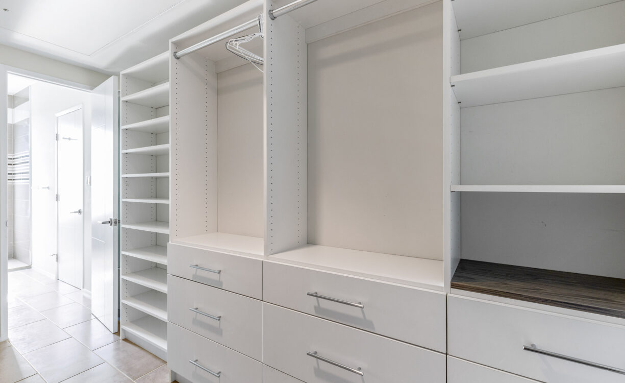 VELA 39 1 BED + DEN