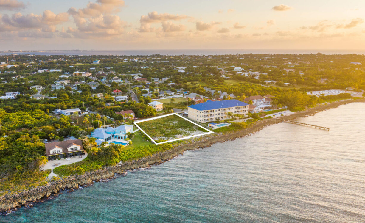 WAVES 11, 3 BED WATERFRONT TOWNHOME