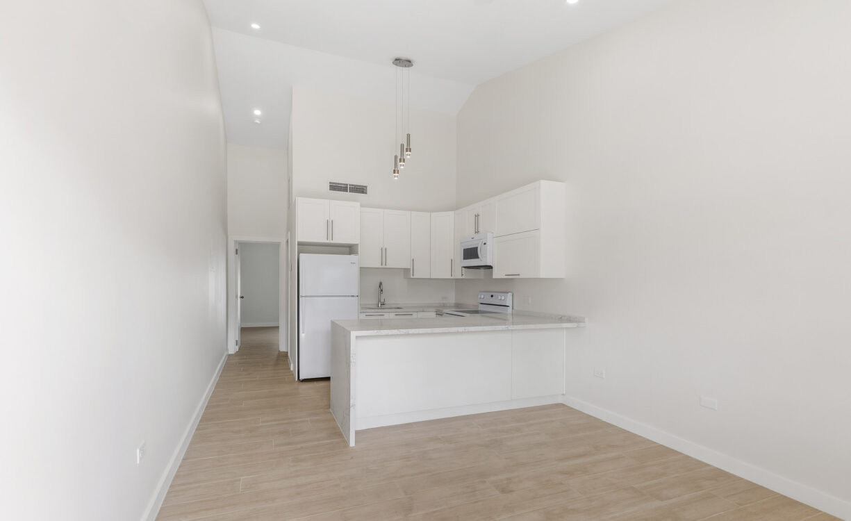 GATEWAY WEST 12, GEORGE TOWN CONDO