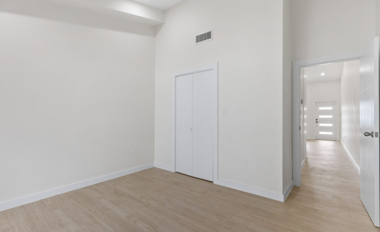 GATEWAY WEST 12, GEORGE TOWN CONDO