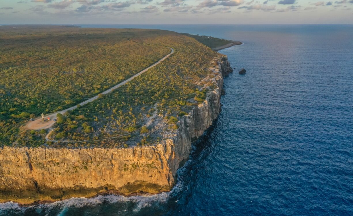 CAYMAN BRAC 0.28 ACRE, CENTRAL LOCATION CORNER LOT