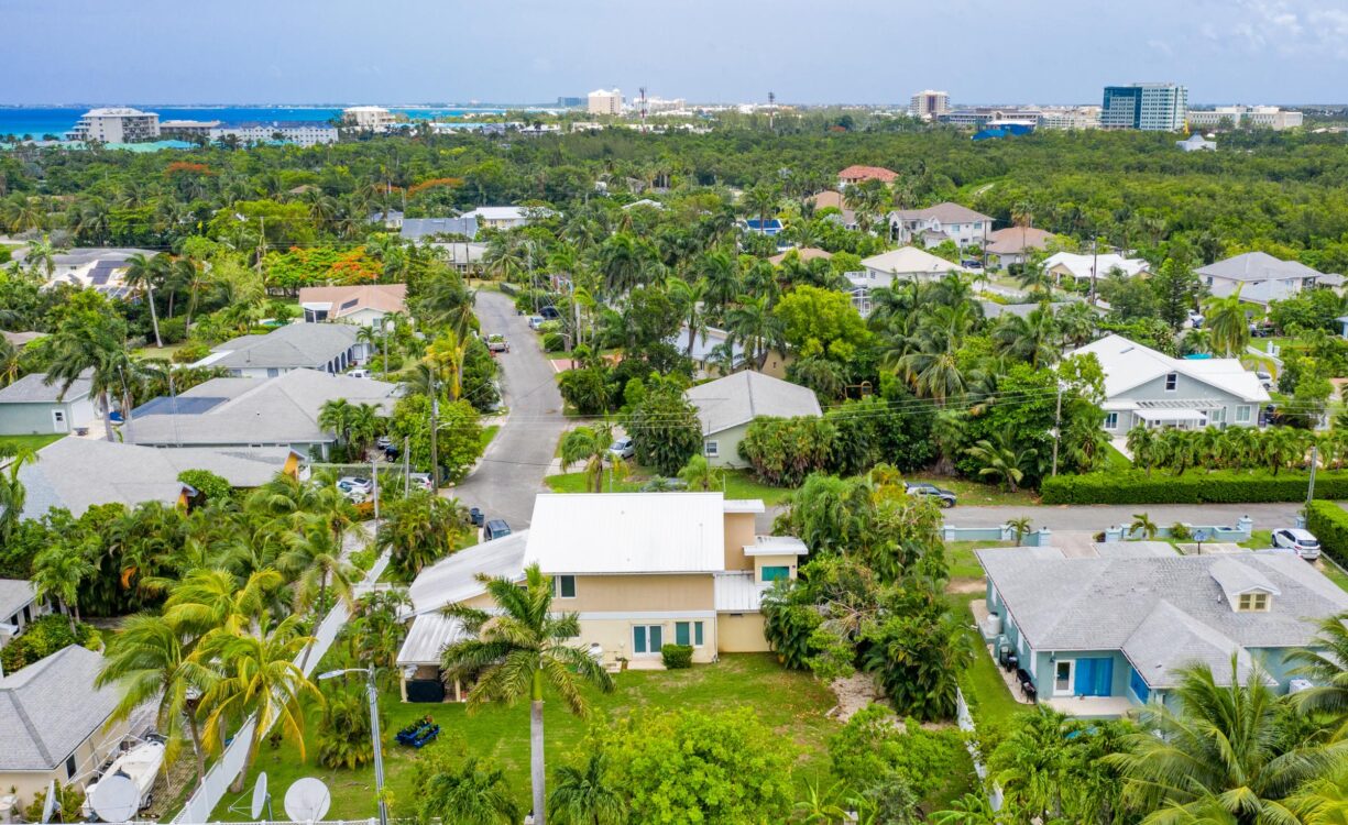PARKWAY DRIVE 128, SEVEN MILE CORRIDOR WITH TWO INCOME PRODUCING APARTMENTS