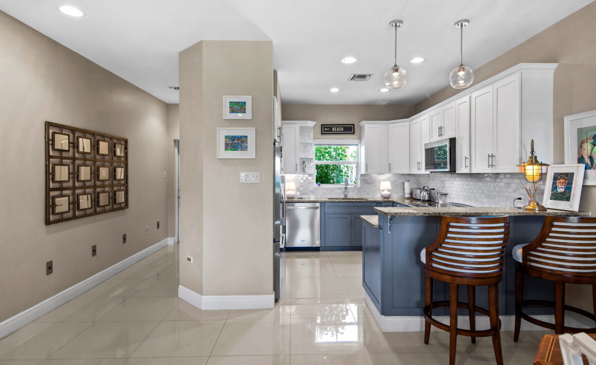 SNUG HARBOUR VILLAS 2, WATERFRONT TOWNHOME