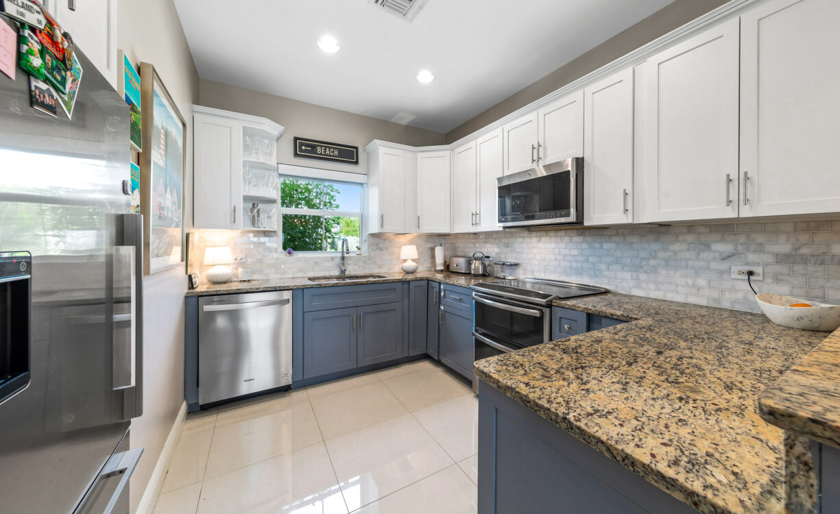 SNUG HARBOUR VILLAS 2, WATERFRONT TOWNHOME
