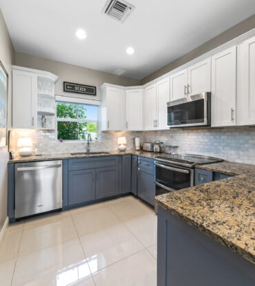 SNUG HARBOUR VILLAS 2, WATERFRONT TOWNHOME