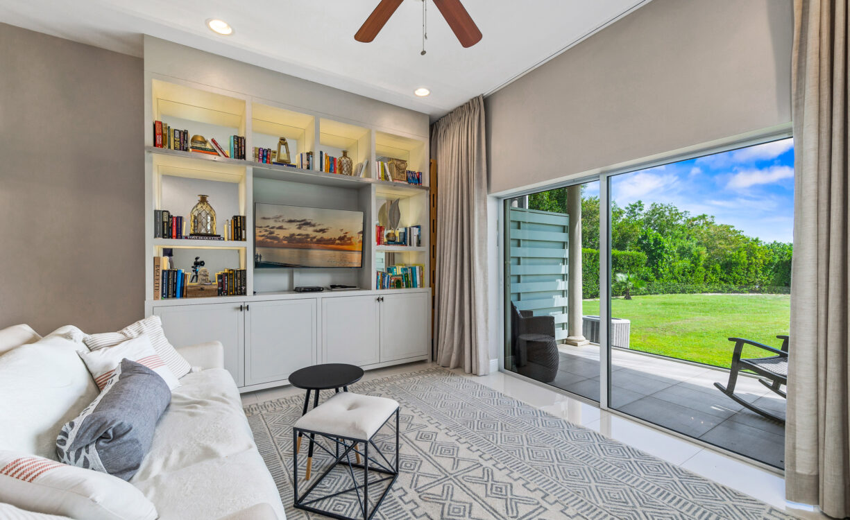 SNUG HARBOUR VILLAS 2, WATERFRONT TOWNHOME