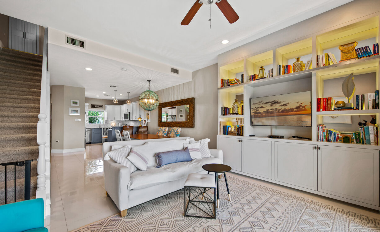 SNUG HARBOUR VILLAS 2, WATERFRONT TOWNHOME