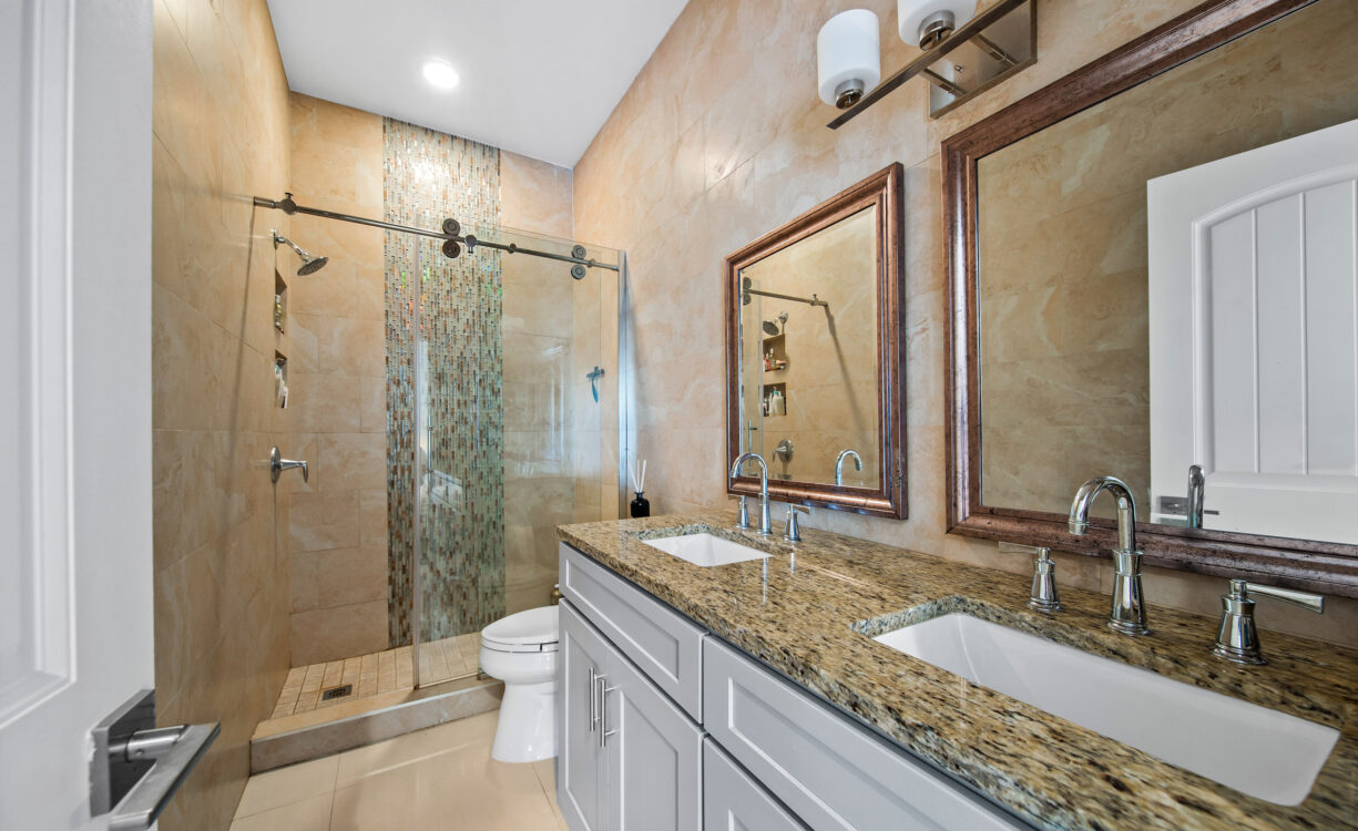 SNUG HARBOUR VILLAS 2, WATERFRONT TOWNHOME