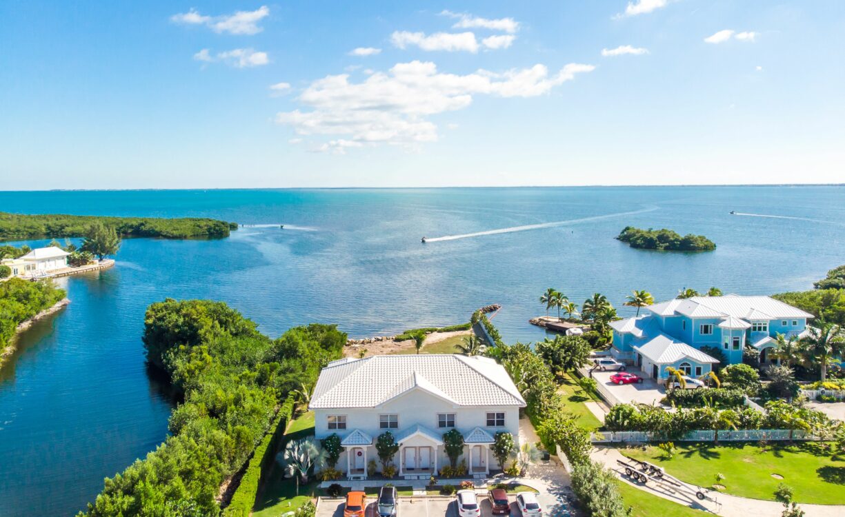 SNUG HARBOUR VILLAS 2, WATERFRONT TOWNHOME