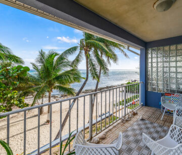 MOON BAY, BEACHFRONT 2 BED