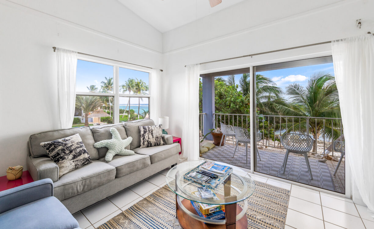 MOON BAY, BEACHFRONT 2 BED