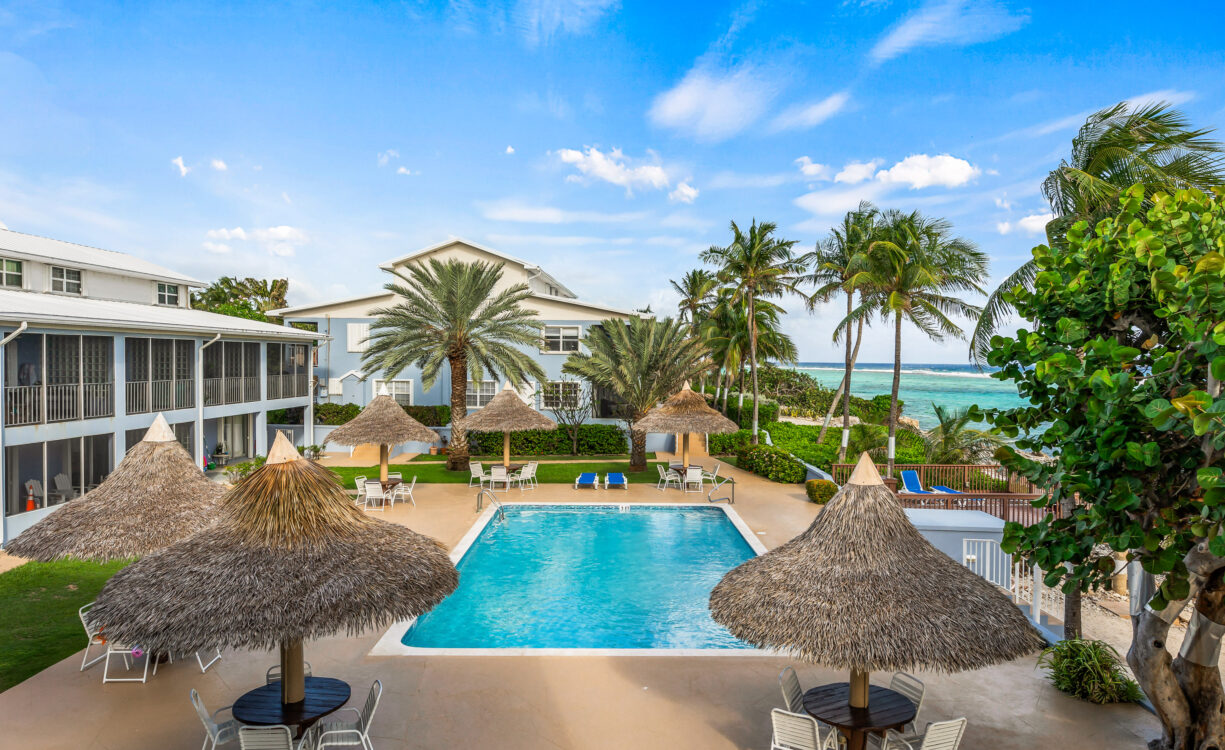 MOON BAY, BEACHFRONT 2 BED