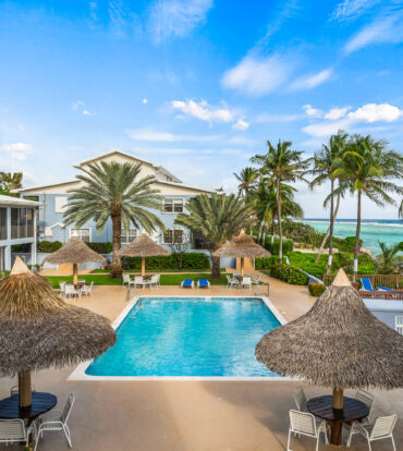 MOON BAY, BEACHFRONT 2 BED