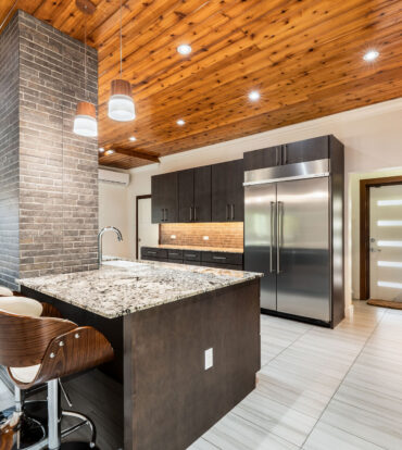 GLADE DRIVE 44, WEST BAY HOME & APARTMENT
