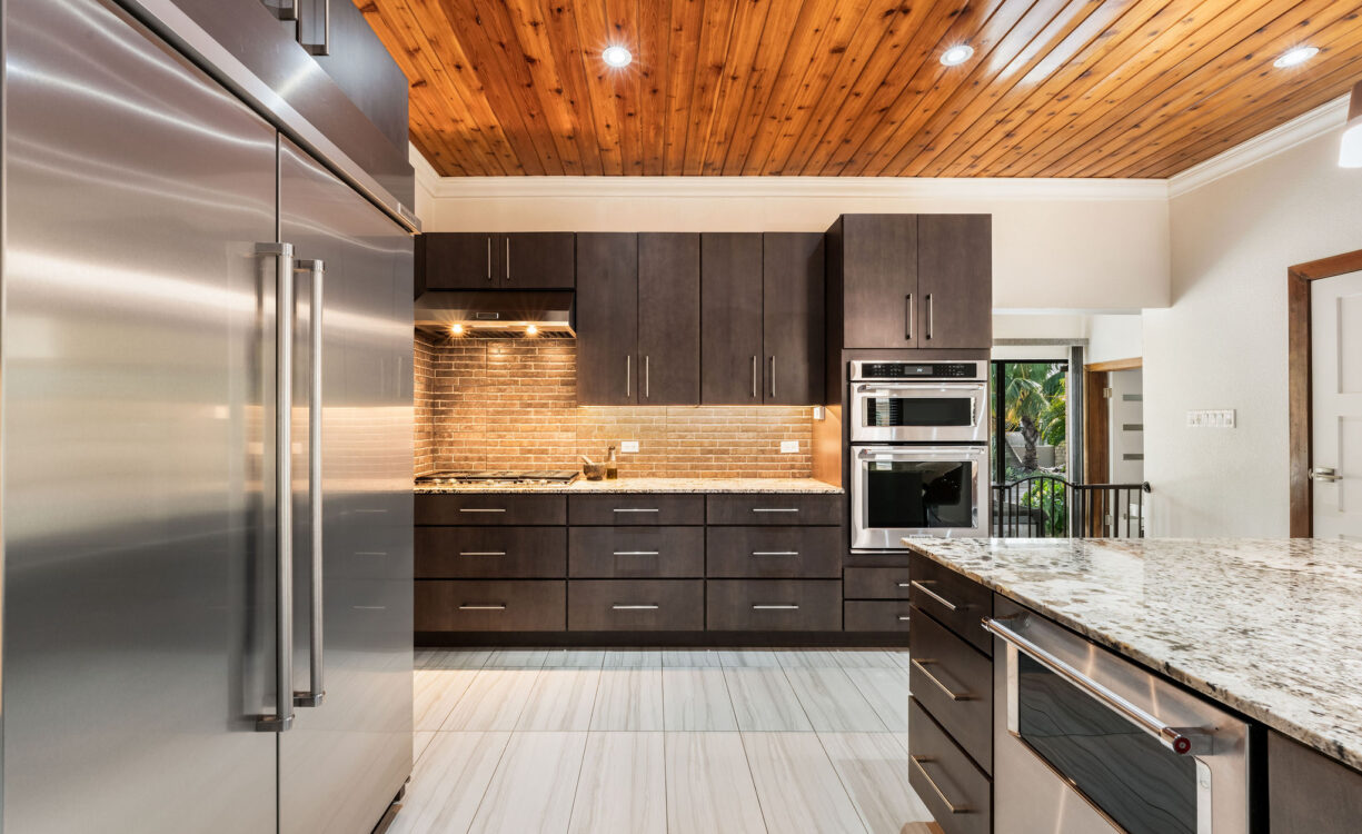 GLADE DRIVE 44, WEST BAY HOME & APARTMENT