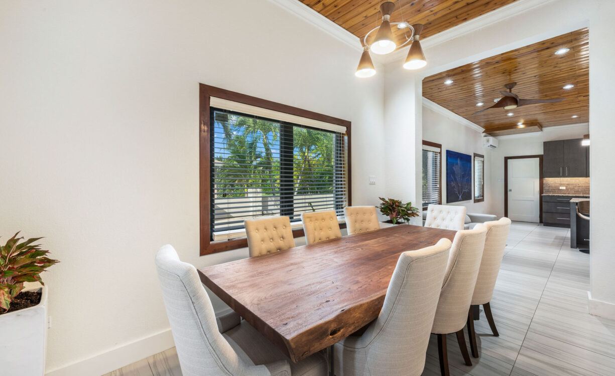GLADE DRIVE 44, WEST BAY HOME & APARTMENT