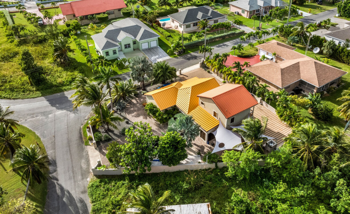 GLADE DRIVE 44, WEST BAY HOME & APARTMENT