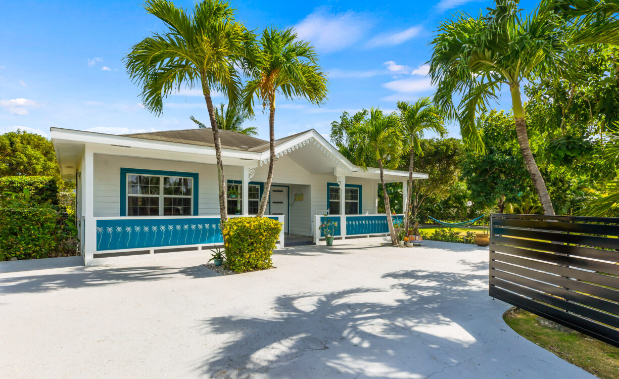 CHARMING COTTAGE, PROSPECT DRIVE