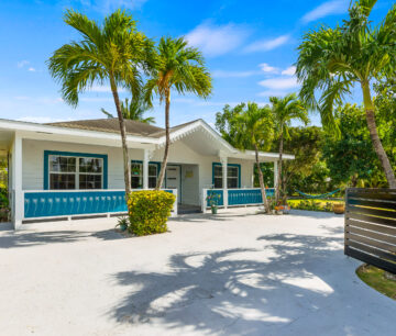 CHARMING COTTAGE, PROSPECT DRIVE