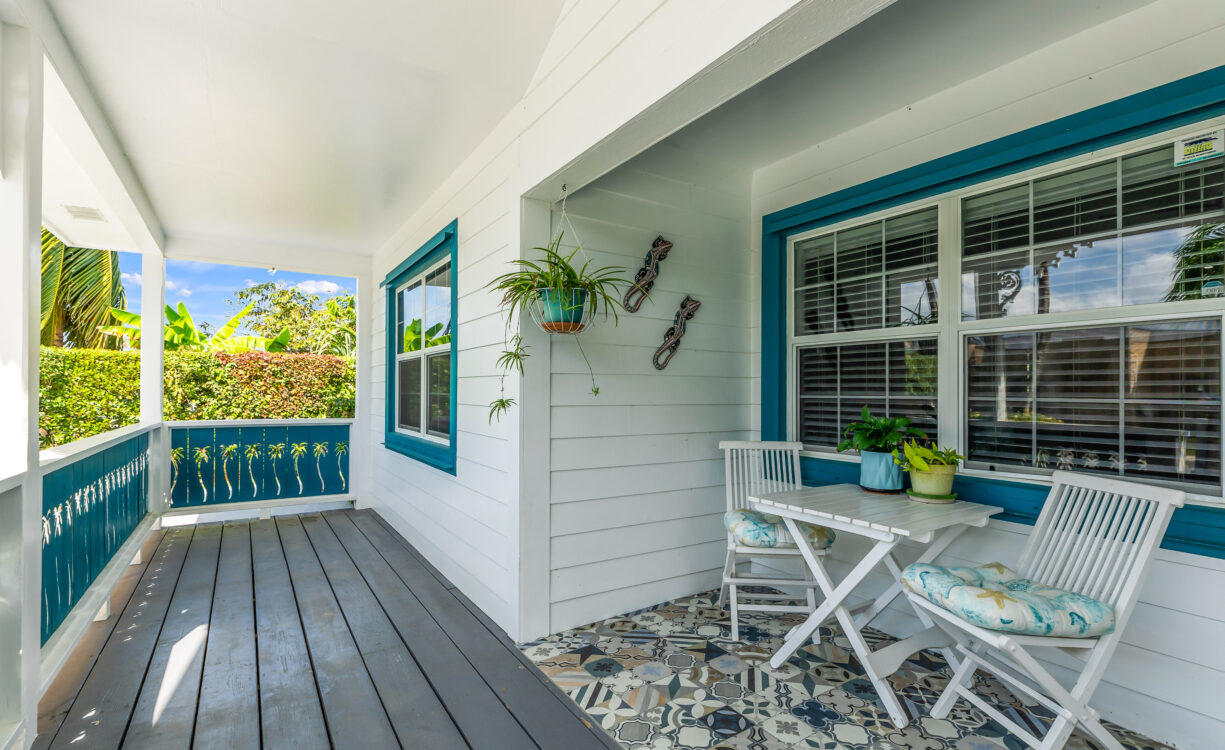 CHARMING COTTAGE, PROSPECT DRIVE