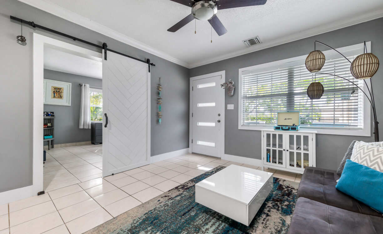 CHARMING COTTAGE, PROSPECT DRIVE