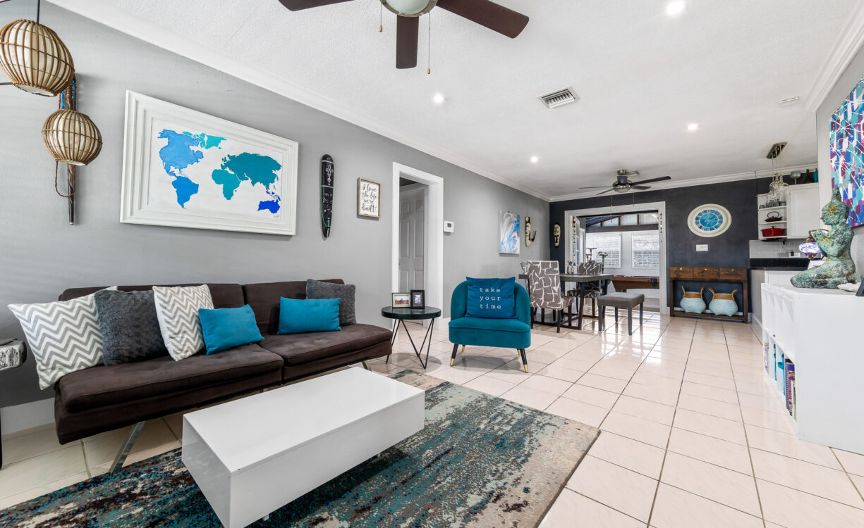 CHARMING COTTAGE, PROSPECT DRIVE