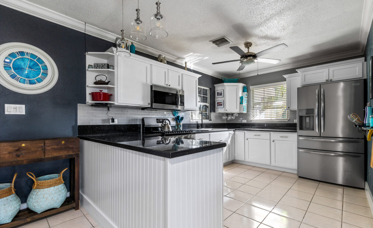 CHARMING COTTAGE, PROSPECT DRIVE