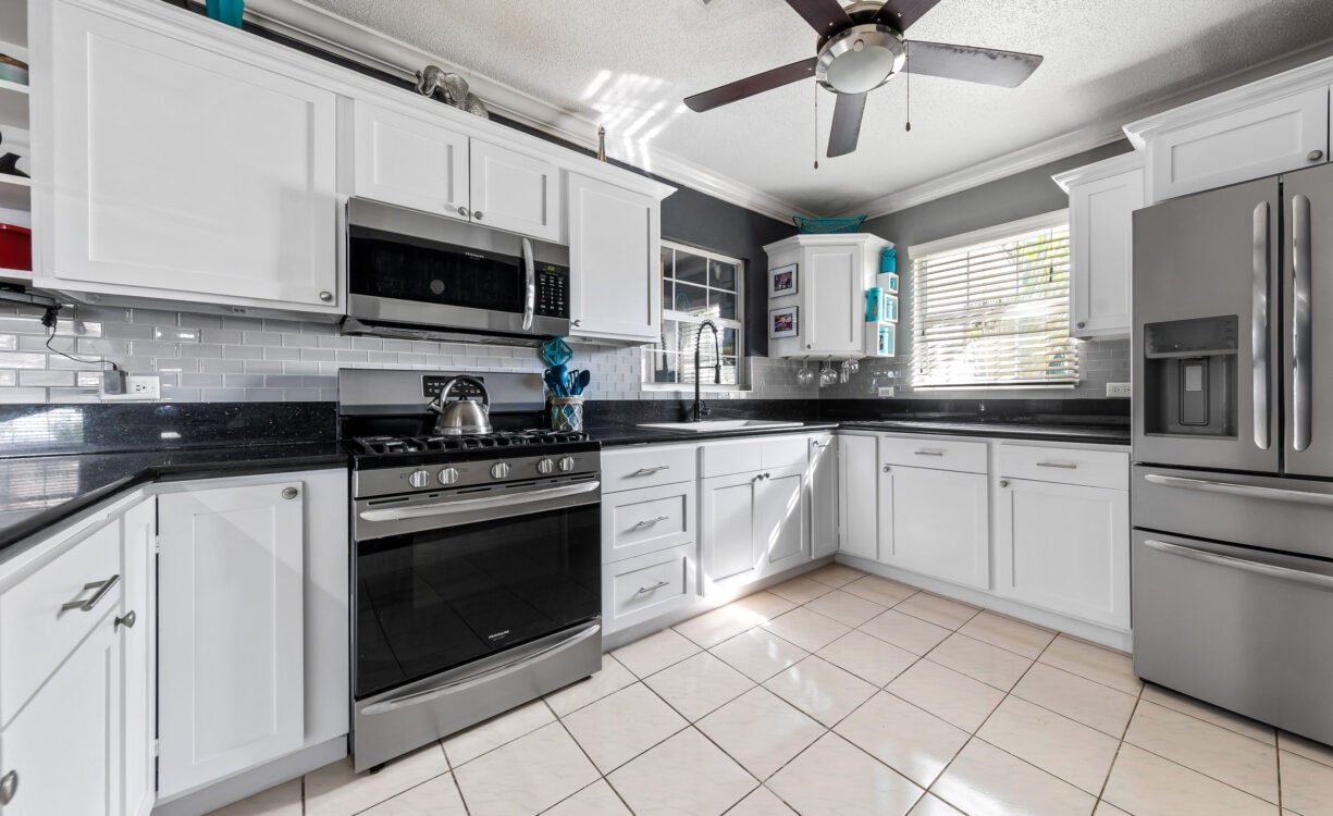 CHARMING COTTAGE, PROSPECT DRIVE