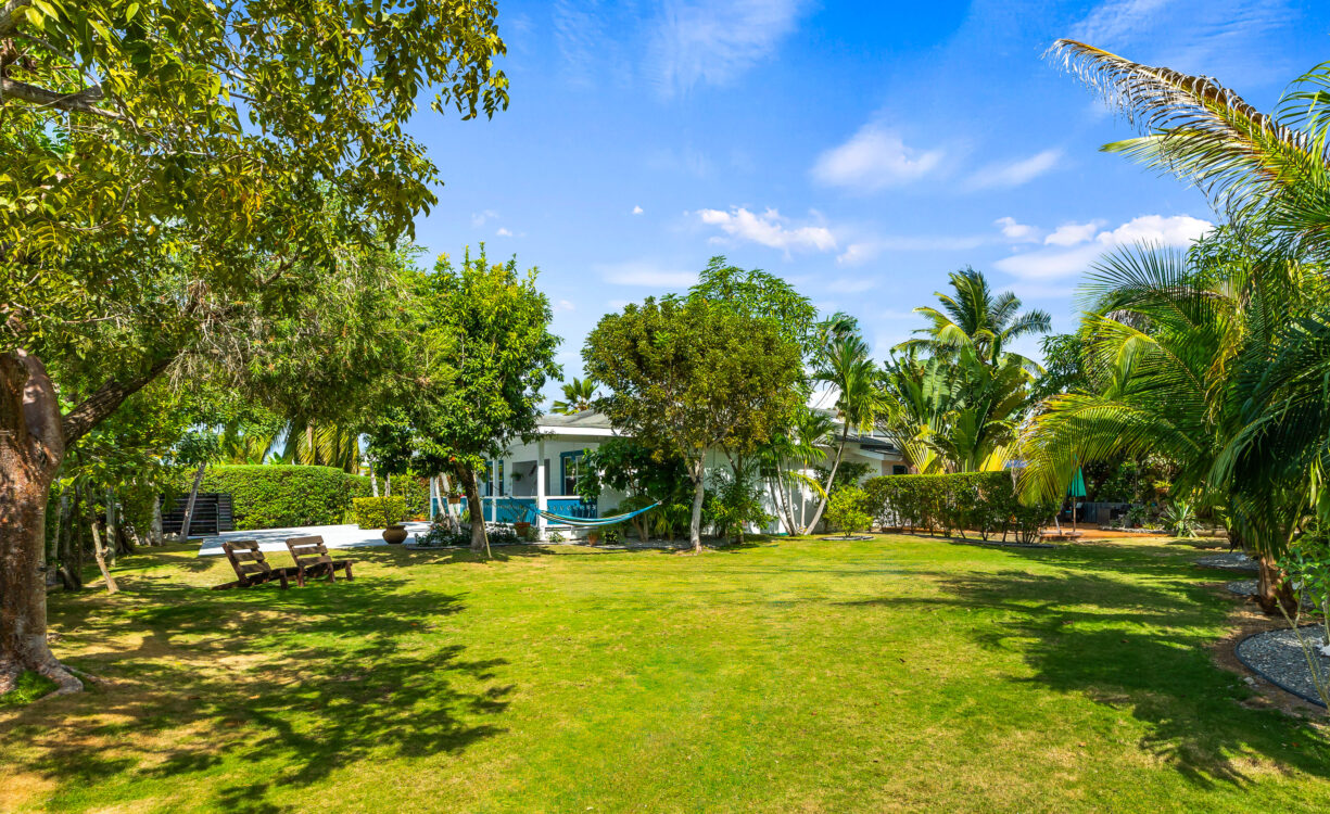 CHARMING COTTAGE, PROSPECT DRIVE