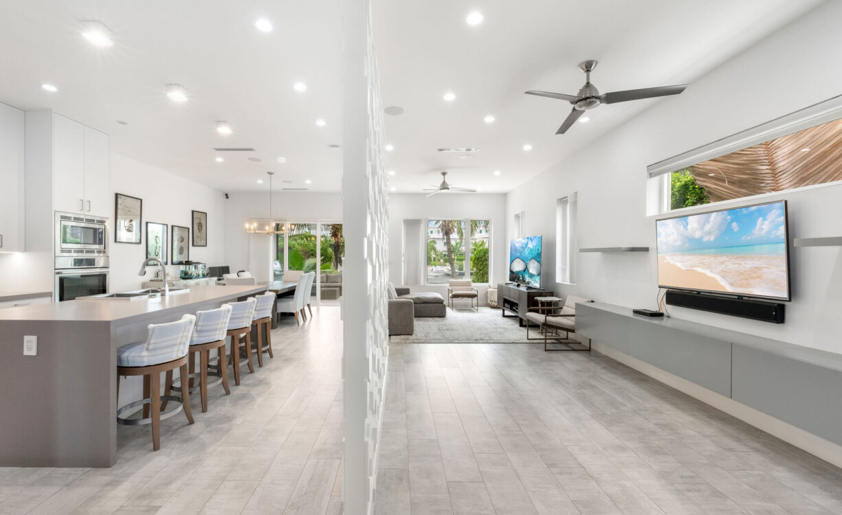CYPRESS POINTE NORTH 303, CRYSTAL HARBOUR VILLA