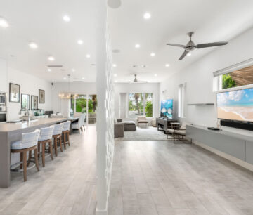 CYPRESS POINTE NORTH 303, CRYSTAL HARBOUR VILLA