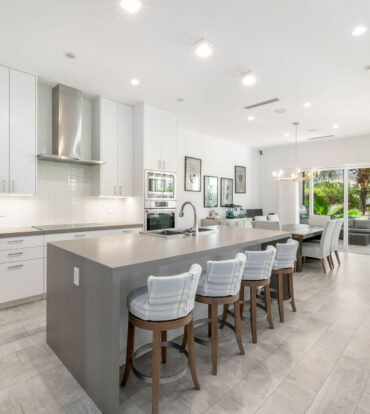 CYPRESS POINTE NORTH 303, CRYSTAL HARBOUR VILLA