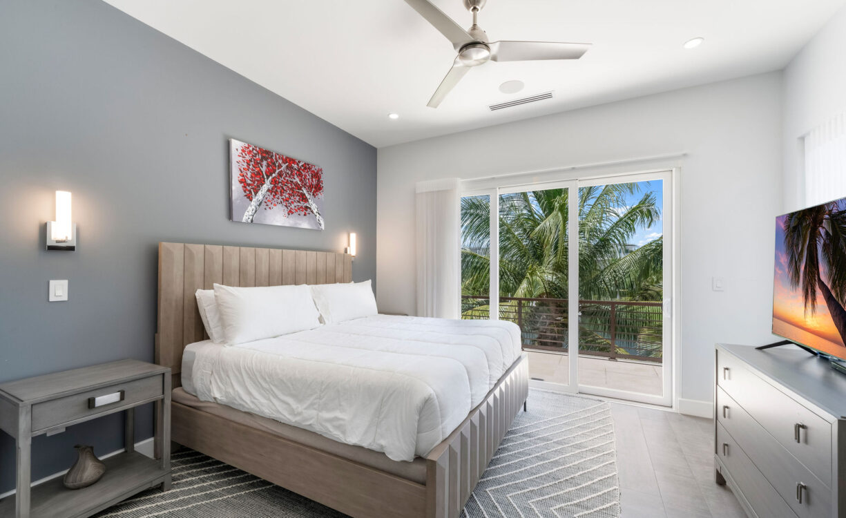 CYPRESS POINTE NORTH 303, CRYSTAL HARBOUR VILLA