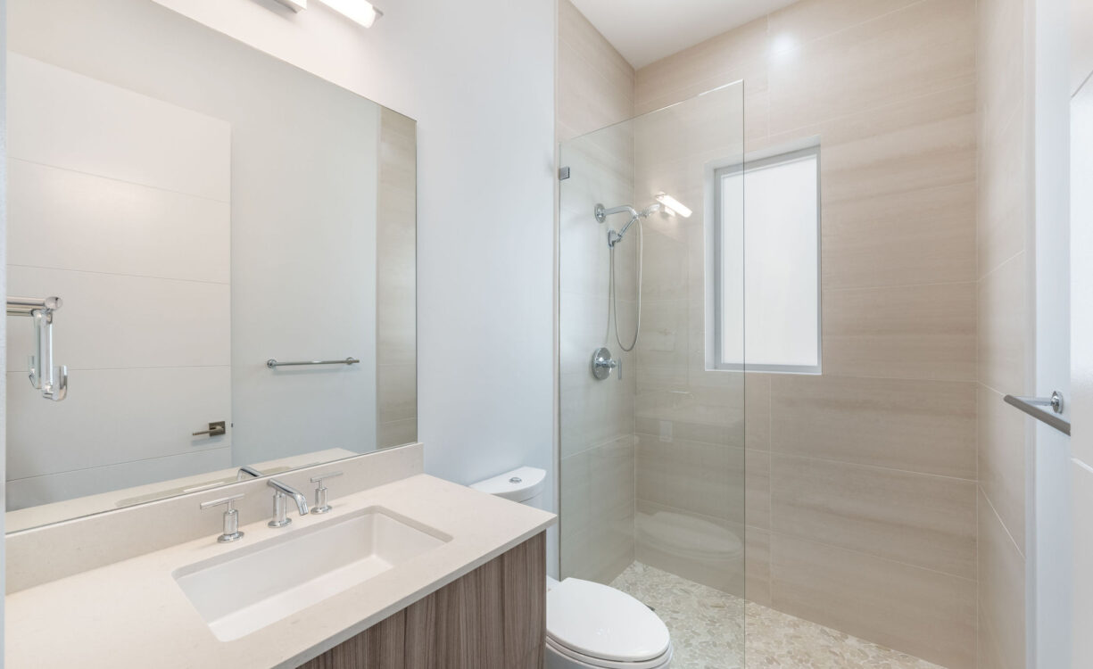 CYPRESS POINTE NORTH 303, CRYSTAL HARBOUR VILLA