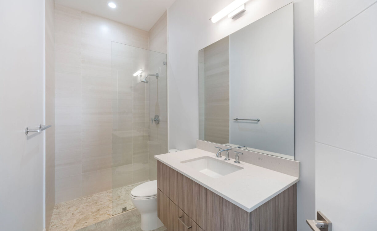 CYPRESS POINTE NORTH 303, CRYSTAL HARBOUR VILLA