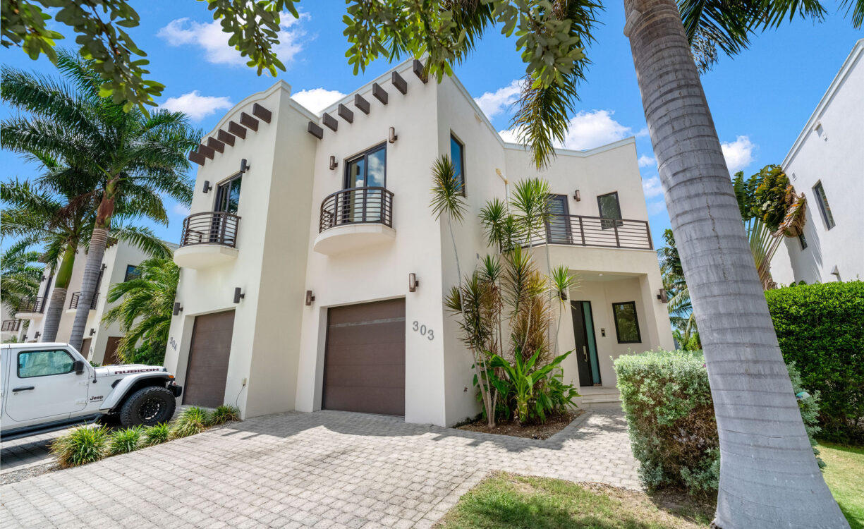 CYPRESS POINTE NORTH 303, CRYSTAL HARBOUR VILLA