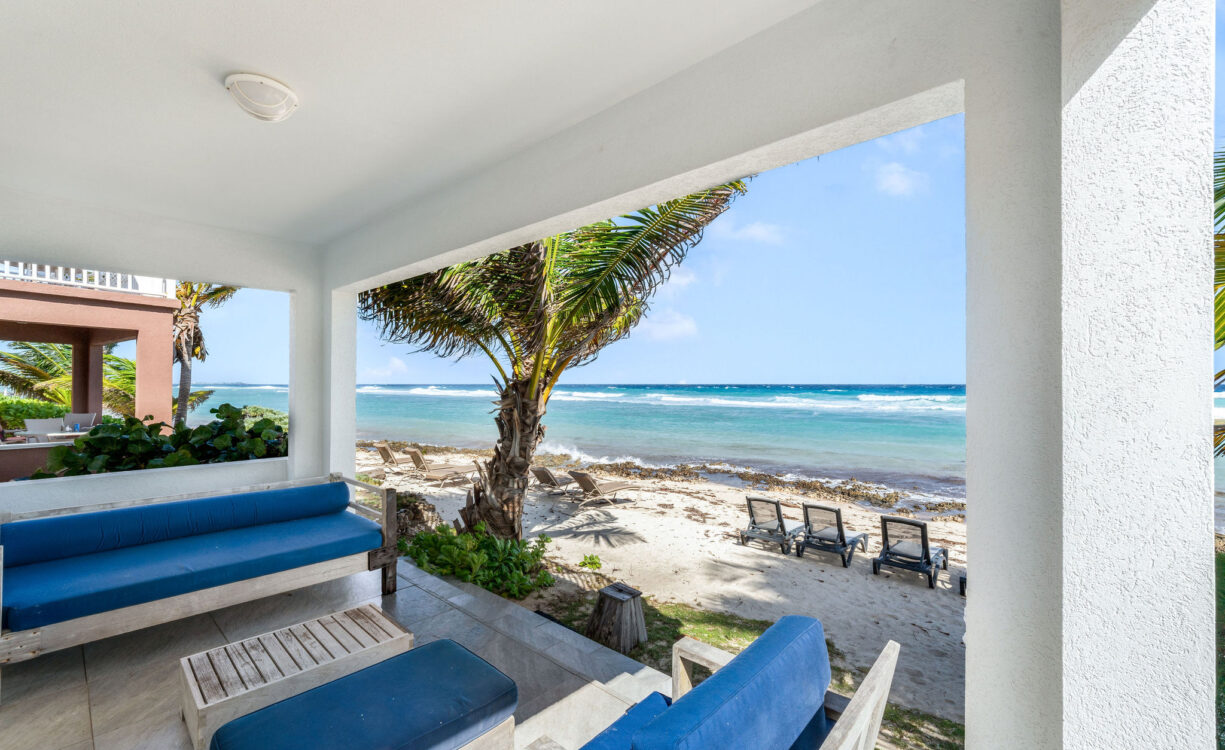 MAHOGANY POINT VILLAS 3, OCEAN FRONT TOWNHOME