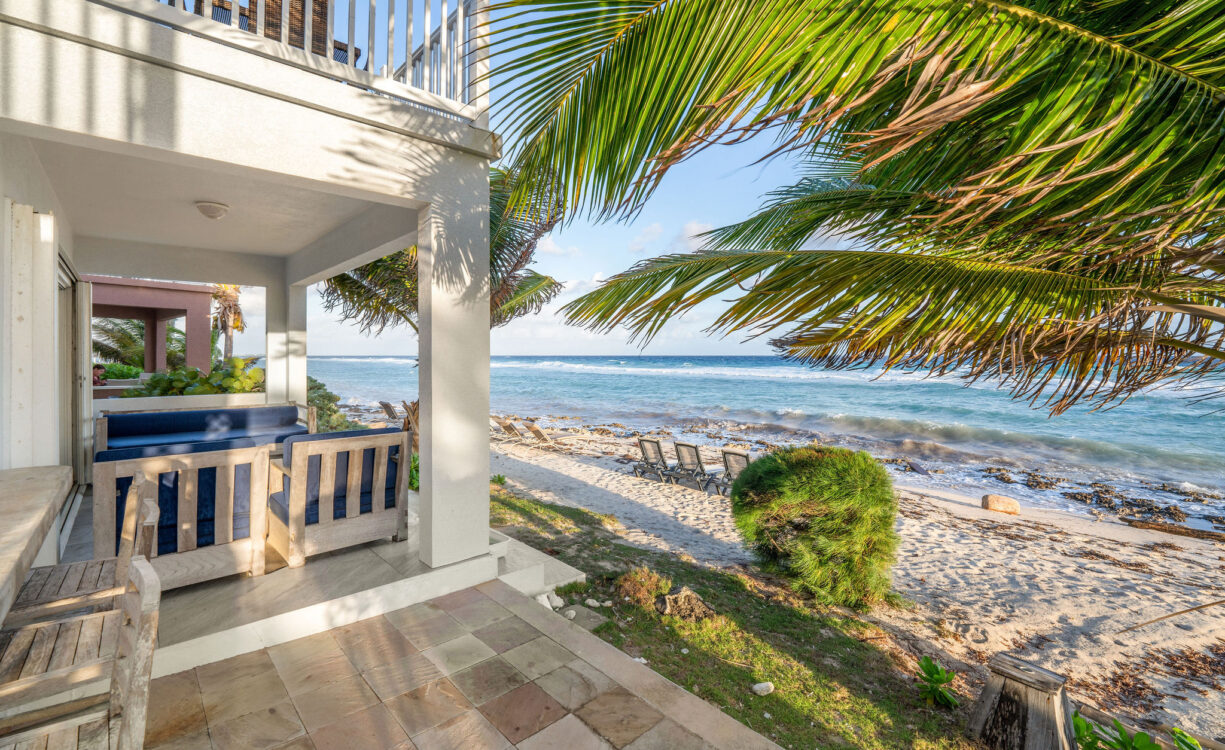 MAHOGANY POINT VILLAS 3, OCEAN FRONT TOWNHOME
